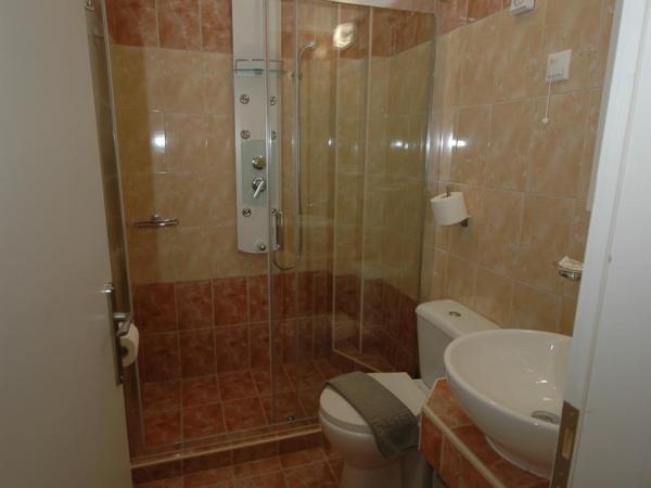 Pension Ocean View : photo 1 de la chambre chambre lits jumeaux Économique