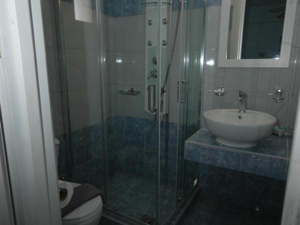 Pension Ocean View : photo 1 de la chambre chambre double deluxe avec balcon