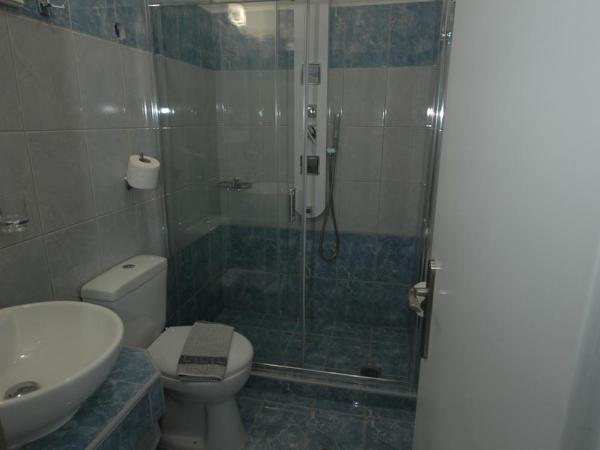 Pension Ocean View : photo 1 de la chambre chambre double ou lits jumeaux deluxe – vue sur jardin