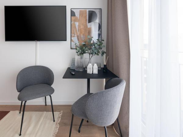 limehome Frankfurt Gutleutstraße - Digital Access : photo 6 de la chambre suite m