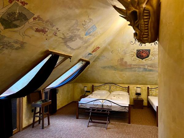 Excalibur miniHotel : photo 5 de la chambre sárkányok fészke