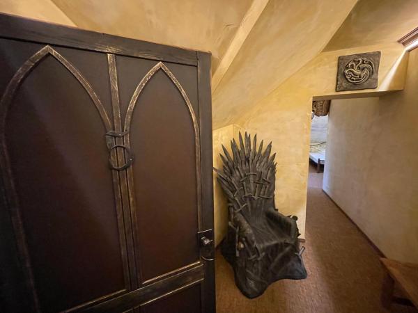 Excalibur miniHotel : photo 8 de la chambre sárkányok fészke