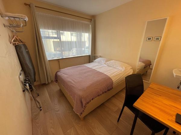 Guesthouse Sunna : photo 6 de la chambre chambre simple basique avec salle de bains commune