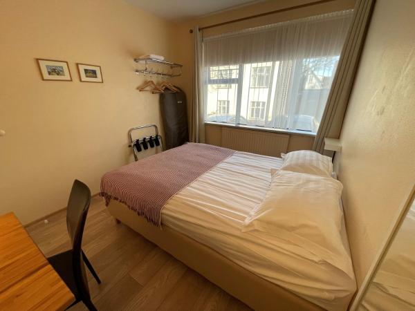 Guesthouse Sunna : photo 7 de la chambre chambre simple basique avec salle de bains commune