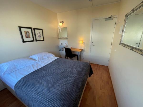 Guesthouse Sunna : photo 10 de la chambre chambre simple basique avec salle de bains commune