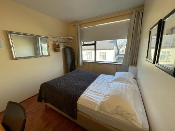 Guesthouse Sunna : photo 8 de la chambre chambre simple basique avec salle de bains commune