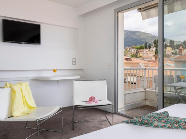 Ibis Styles Menton Centre : photo 1 de la chambre chambre familiale