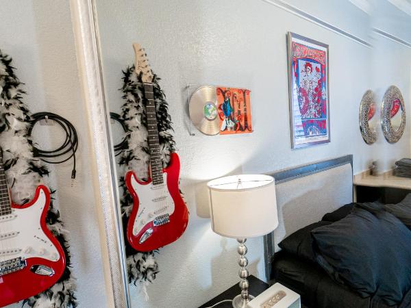 Music City Hotel - Home of the San Francisco Music Hall of Fame : photo 3 de la chambre chambre grateful dead avec salle de bains commune