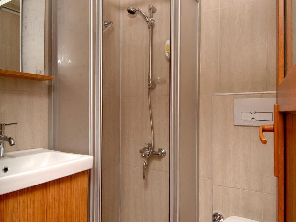 Lara Diamond Hotel : photo 2 de la chambre chambre double ou lits jumeaux