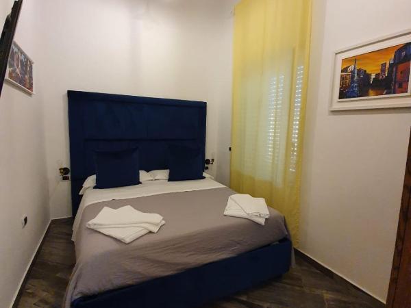 Palazzo San Vincenzo : photo 5 de la chambre chambre double avec salle de bains privative séparée