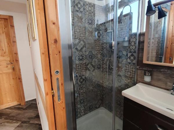 Palazzo San Vincenzo : photo 1 de la chambre chambre double avec salle de bains privative extérieure