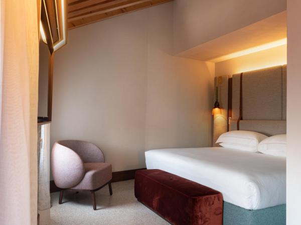 Ca'di Dio-Small Luxury Hotel : photo 9 de la chambre suite triple exécutive - vue sur canal