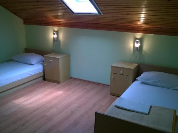 Rooms & Apartments Blue Beach : photo 2 de la chambre appartement 4 chambres