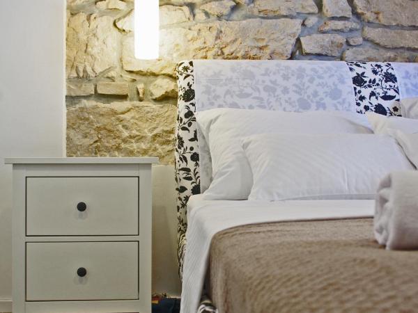 Guest House Villa Dagmar : photo 8 de la chambre chambre double deluxe avec terrasse (2 adultes + 1 enfant)