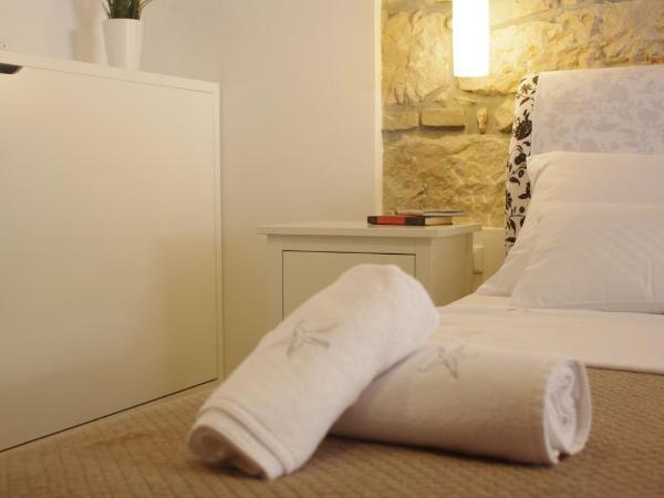 Guest House Villa Dagmar : photo 10 de la chambre chambre double deluxe avec terrasse (2 adultes + 1 enfant)