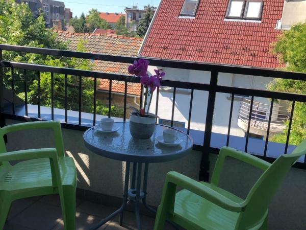 Mosoly Szallashely : photo 2 de la chambre suite lit queen-size avec baignoire spa