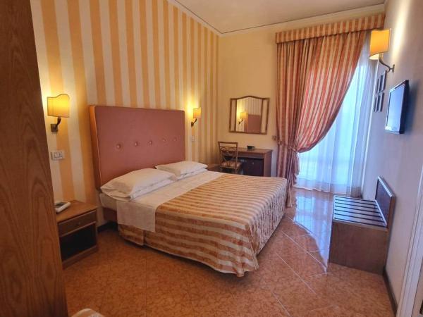 Hotel Girasole : photo 6 de la chambre chambre double ou lits jumeaux - vue sur jardin