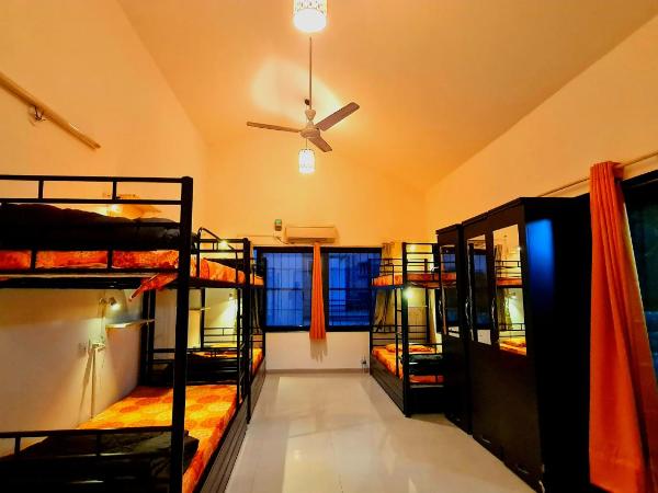 Lifespace- Spacious Hostel in a Luxurious Villa : photo 4 de la chambre lit dans dortoir pour femmes de 6 lits