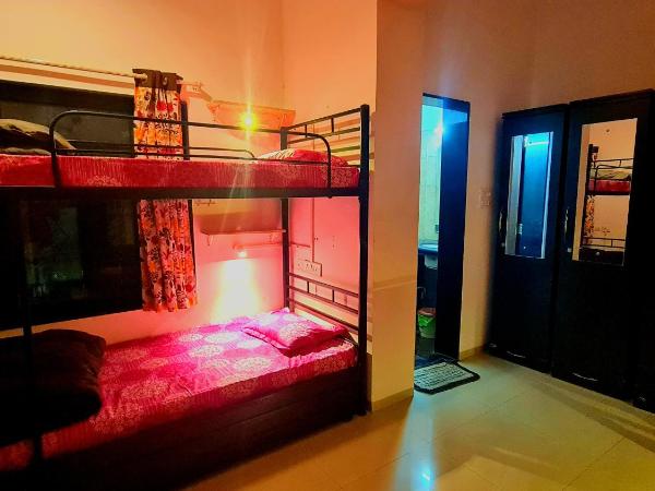 Lifespace- Spacious Hostel in a Luxurious Villa : photo 4 de la chambre lit dans dortoir 6 lits