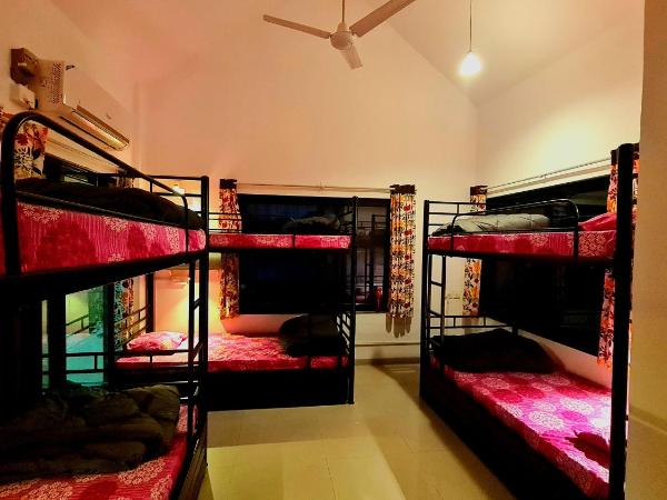 Lifespace- Spacious Hostel in a Luxurious Villa : photo 3 de la chambre lit dans dortoir 6 lits