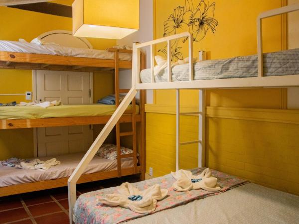 Solar Hostel Búzios : photo 4 de la chambre chambre double avec salle de bains privative