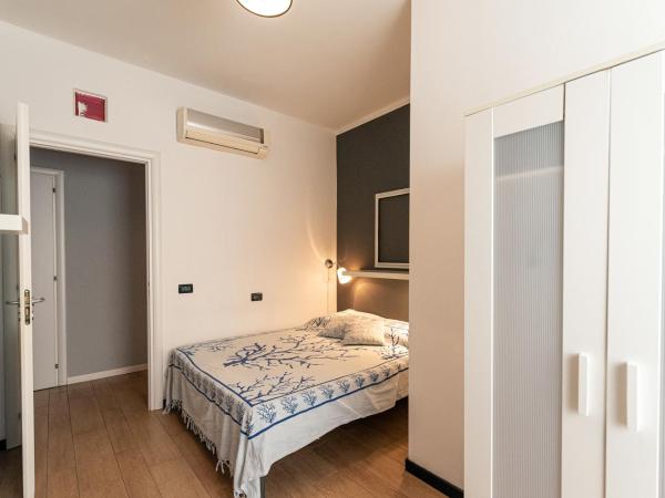 B&B Montecarlo : photo 2 de la chambre chambre double ou lits jumeaux avec salle de bains privative externe
