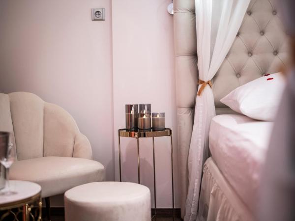 Hotel Aura Design & Garden Pool : photo 3 de la chambre romantic double room with pool access