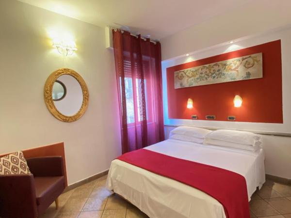 Hotel Europeo Napoli : photo 2 de la chambre chambre triple