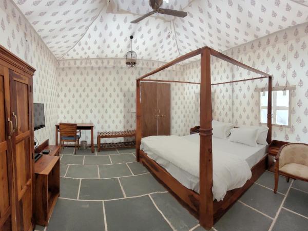 Aura Gold Resort : photo 3 de la chambre chambre lit king-size avec balcon