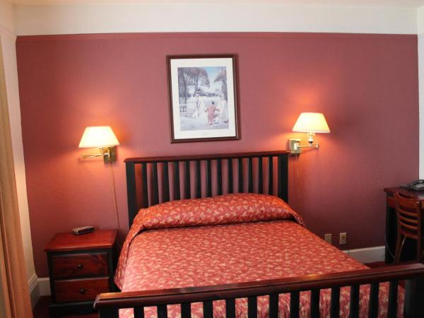 James Bay Inn Hotel, Suites & Cottage : photo 2 de la chambre petite chambre