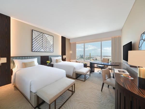 Sofitel Dubai The Obelisk : photo 1 de la chambre chambre familiale