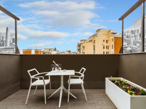 Grums Hotel & Spa : photo 2 de la chambre la chambre urbaine avec terrasse comprend un accès au spa par personne et par séjour