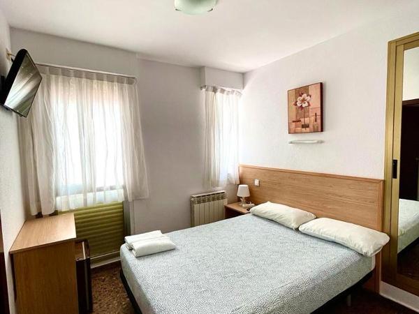 Hostal Milmarcos : photo 8 de la chambre chambre double