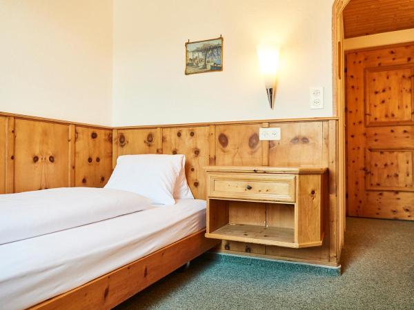 Chesa Languard : photo 3 de la chambre chambre simple - vue sur montagne