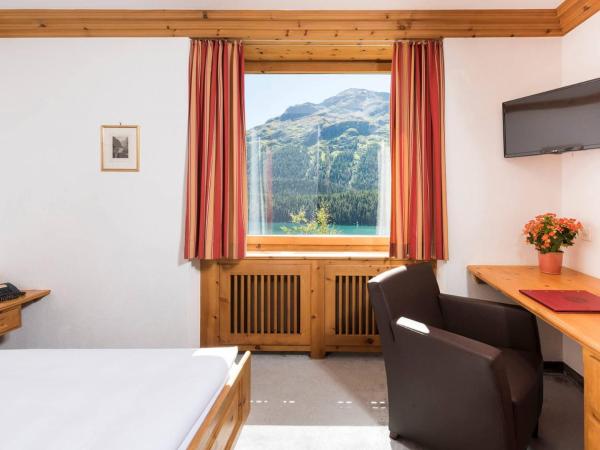 Chesa Languard : photo 1 de la chambre chambre simple - vue sur lac