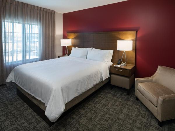 Staybridge Suites - Phoenix - Biltmore Area, an IHG Hotel : photo 2 de la chambre king studio suite with mobility accessible roll in shower - non-smoking