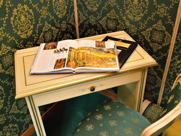 Residenza La Campana : photo 7 de la chambre chambre double ou lits jumeaux standard