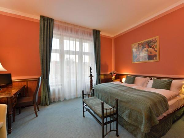 Hotel Hastal Prague Old Town : photo 4 de la chambre chambre deluxe double ou lits jumeaux