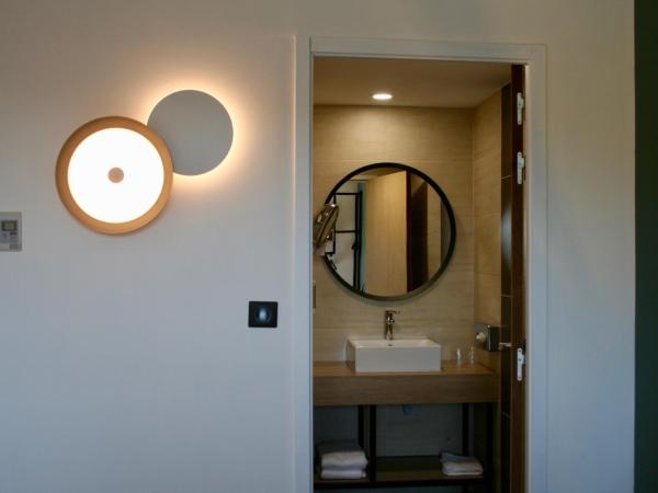 Campanile Montpellier Ouest - Croix D'Argent : photo 10 de la chambre chambre lits jumeaux