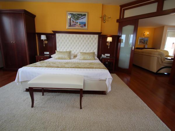 Hotel Trogir Palace : photo 9 de la chambre appartement 2 chambres de luxe avec terrasse et vue sur mer