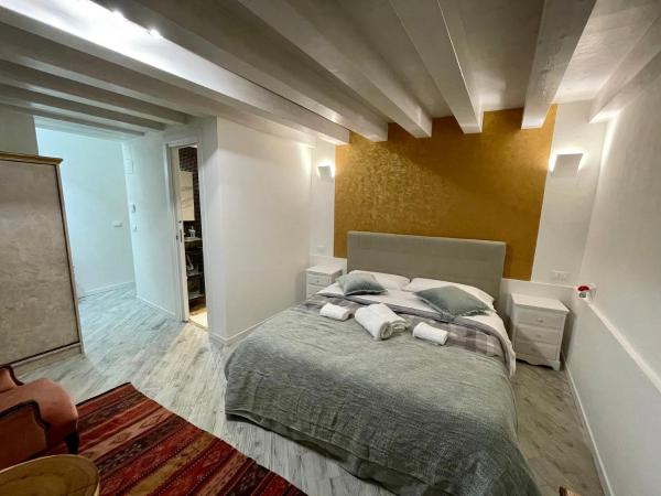 Hayez Rooms : photo 4 de la chambre chambre double avec salle de bains privative