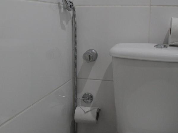 Hotel Brasilia Curitiba : photo 4 de la chambre chambre triple supérieure