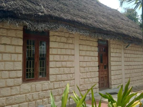 Sugam Resort & Convention Centre : photo 1 de la chambre dortoir pour hommes de 10 lits