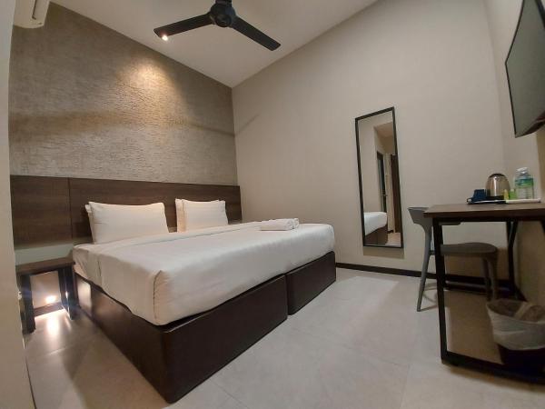 MIICO Hotel @ Mount Austin : photo 1 de la chambre chambre lit king-size