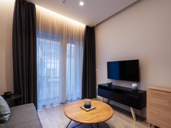 Hestia - Romvis 9 : photo 4 de la chambre appartement confort avec balcon