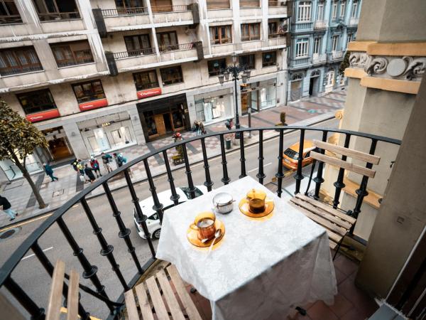 HiHome Hostel : photo 8 de la chambre chambre double deluxe avec salle de bains commune