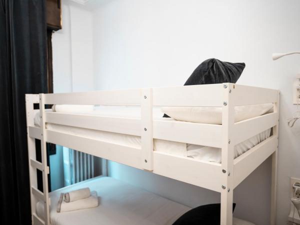 HiHome Hostel : photo 2 de la chambre lit superposé dans dortoir mixte