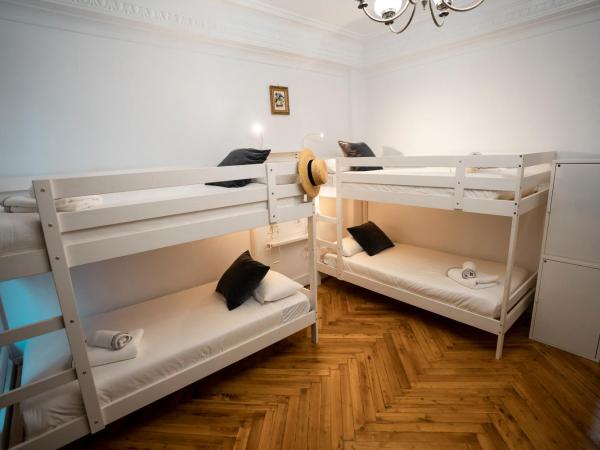 HiHome Hostel : photo 7 de la chambre lit superposé dans dortoir mixte