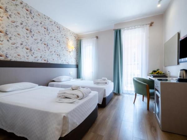 Spa Hotel Colossae Thermal : photo 1 de la chambre chambre triple standard