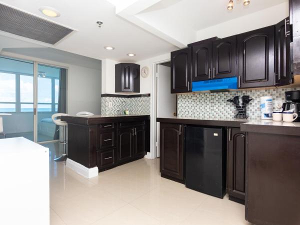 Girasole Rentals : photo 10 de la chambre suite lit queen-size – vue sur mer